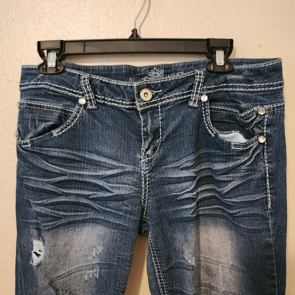 Woman's Ripped Jeans - Picture 6 of 10